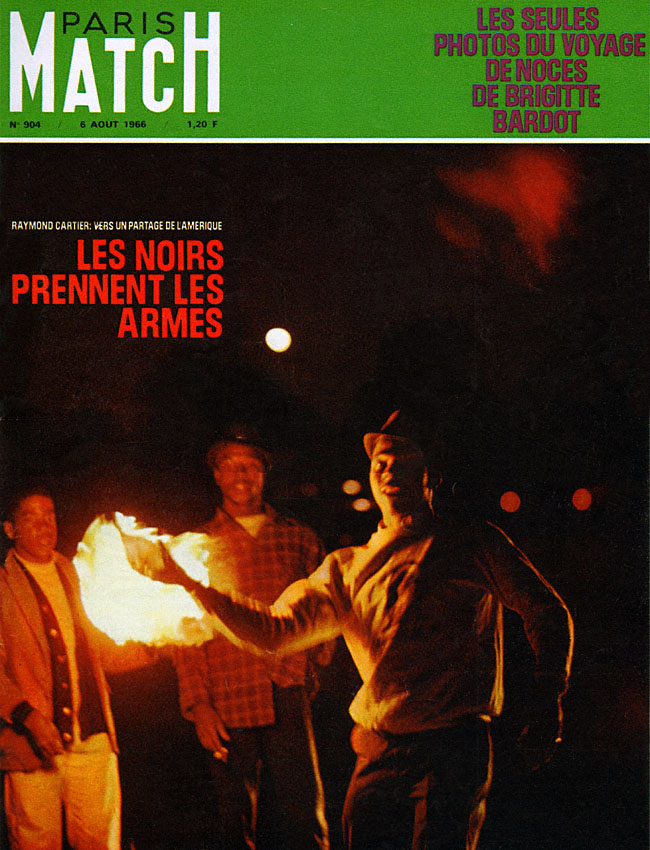 Couverture Paris match numéro 904 de Août 1966